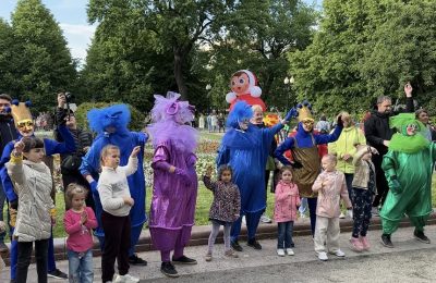 День детей на Цветном бульваре — бенефис юных артистов и сказочных героев, фестиваль мультфильмов и карнавальное шоу