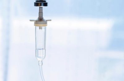 Красота и здоровье на кончике иглы: все, что вы хотели знать об омолаживающих капельницах