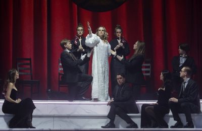 Инвентаризация по Гоголю: «ГоГоЛьИЛиАДА» Игоря Миркурбанова в «Ленкоме»