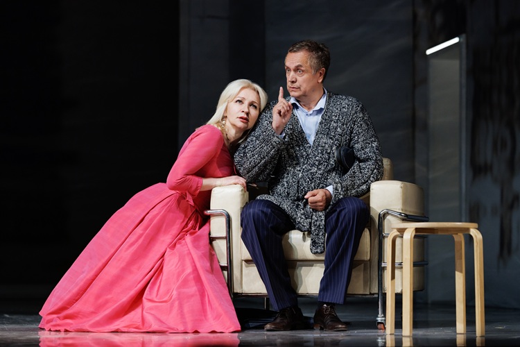 По любви, но за деньги: «Tout payé, или Всё оплачено» в «Ленкоме»