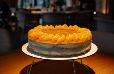 Праздничный десерт с миссией: специальное меню от ресторана «Сырзавод» на курорте Завидово и органик-бренда «Углече Поле»